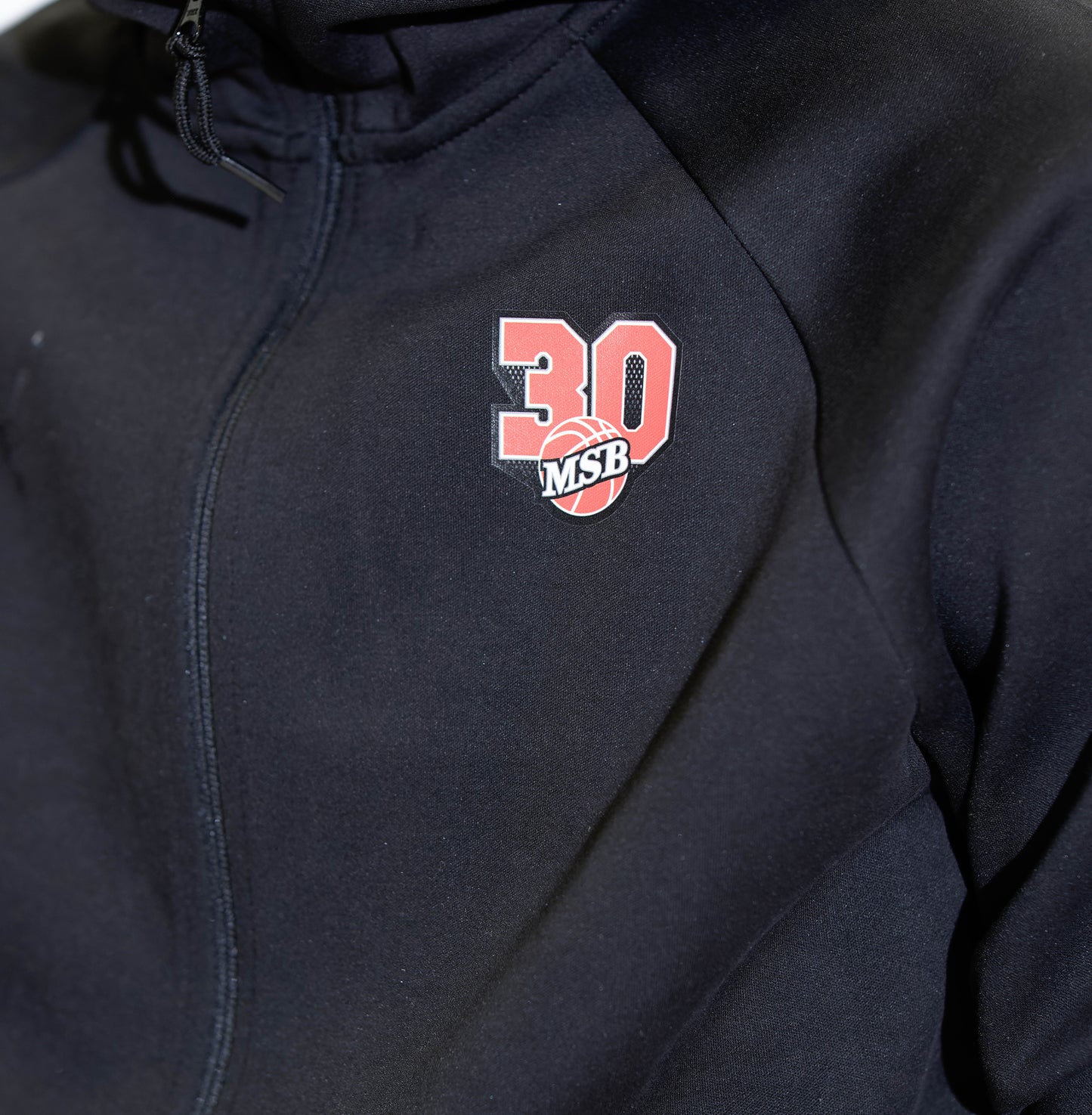 VESTE ZIPPÉE NOIRE À CAPUCHE 30 ANS